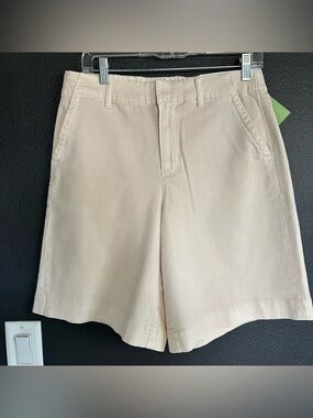 American Eagle 11” Trouser Shorts High Rise Size 4 Beige Stretch Classic FLAW